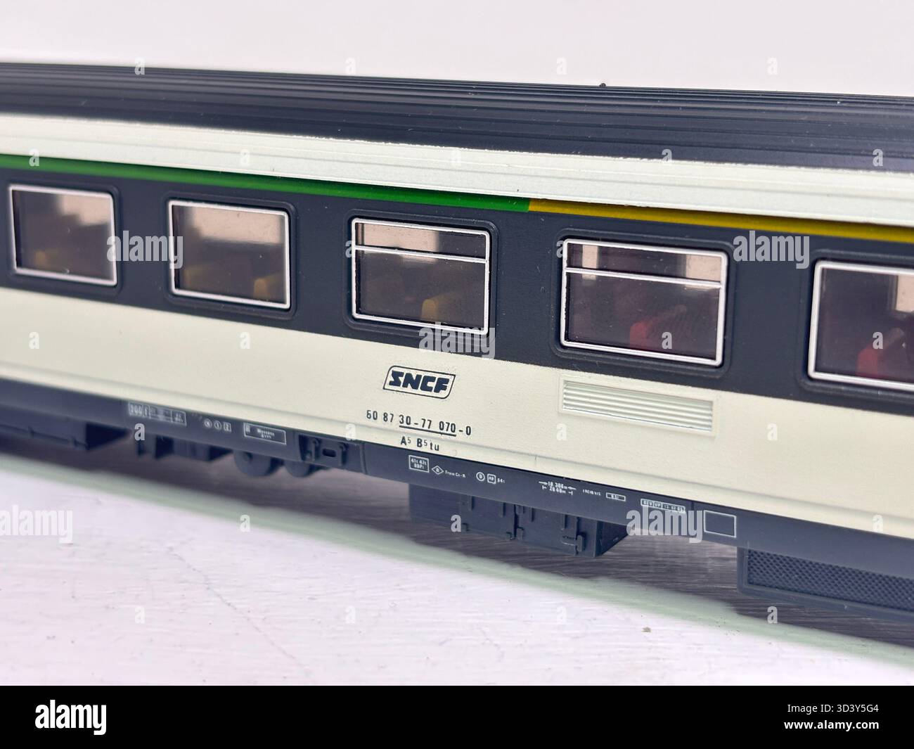 Detailed HO scale Lima production of SNCF passenger cars with