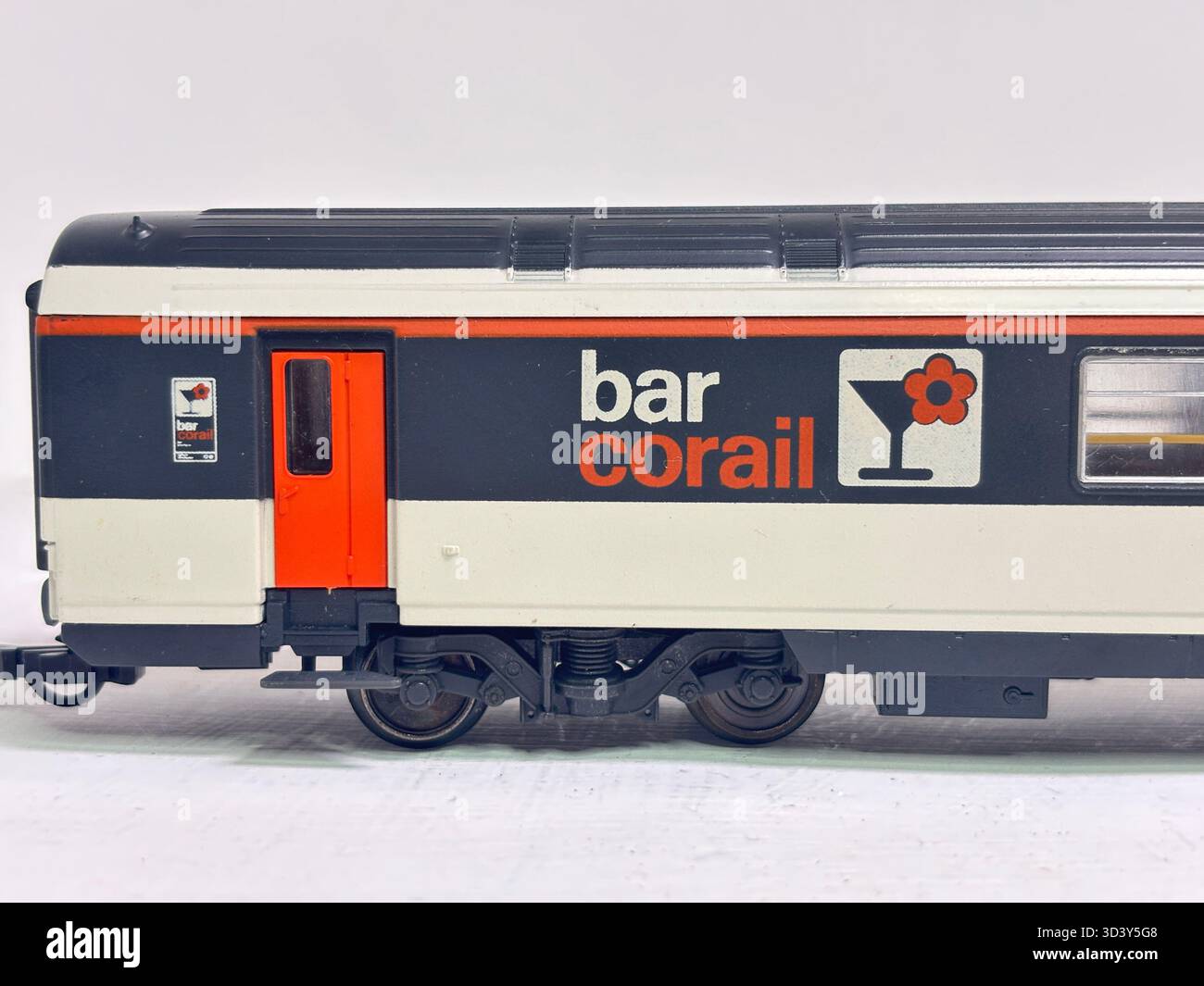 Detailed HO scale Lima production of SNCF passenger cars with