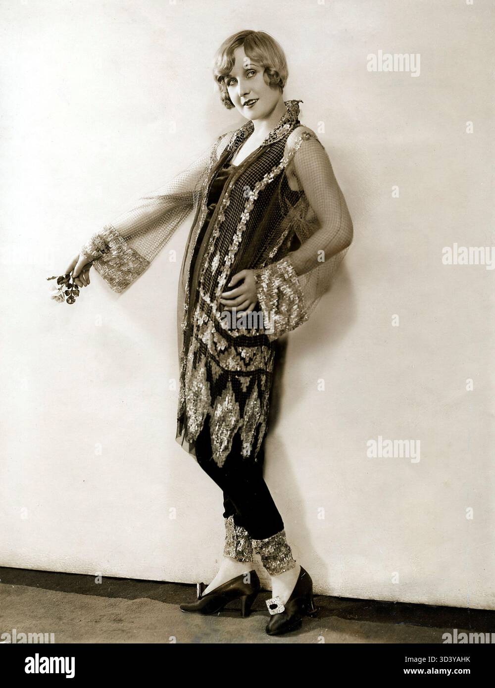 Fashion women trousers 1920s hi-res stock photography and images - Alamy