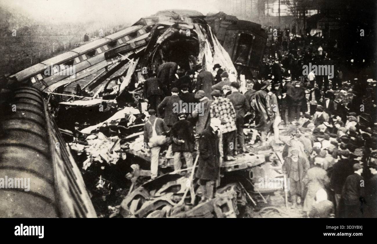 The 1916 crash between the world's fastest express train and another ...