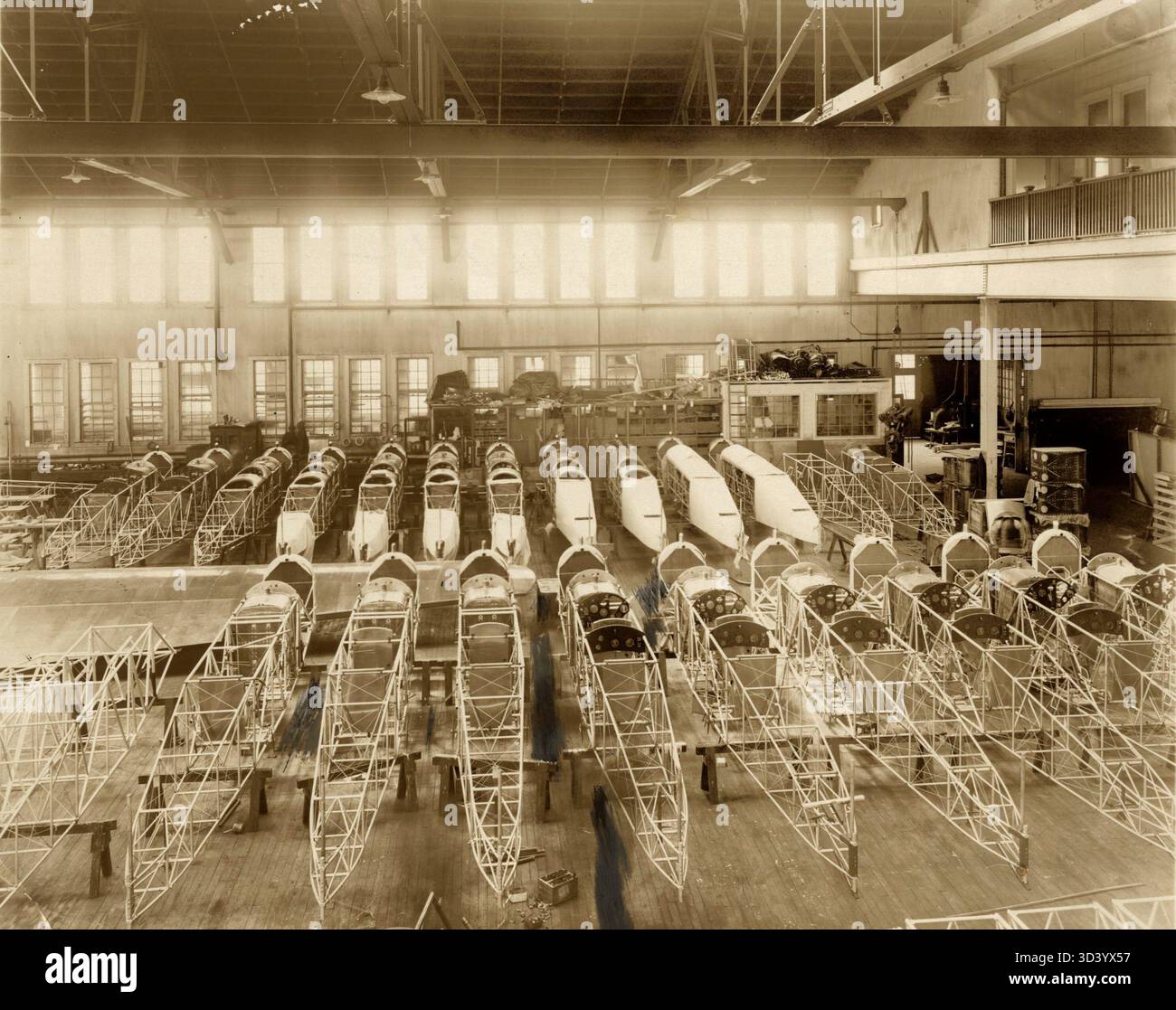 Subsonic Fuselage An American factory builds aircraft according to the Fokker system ...