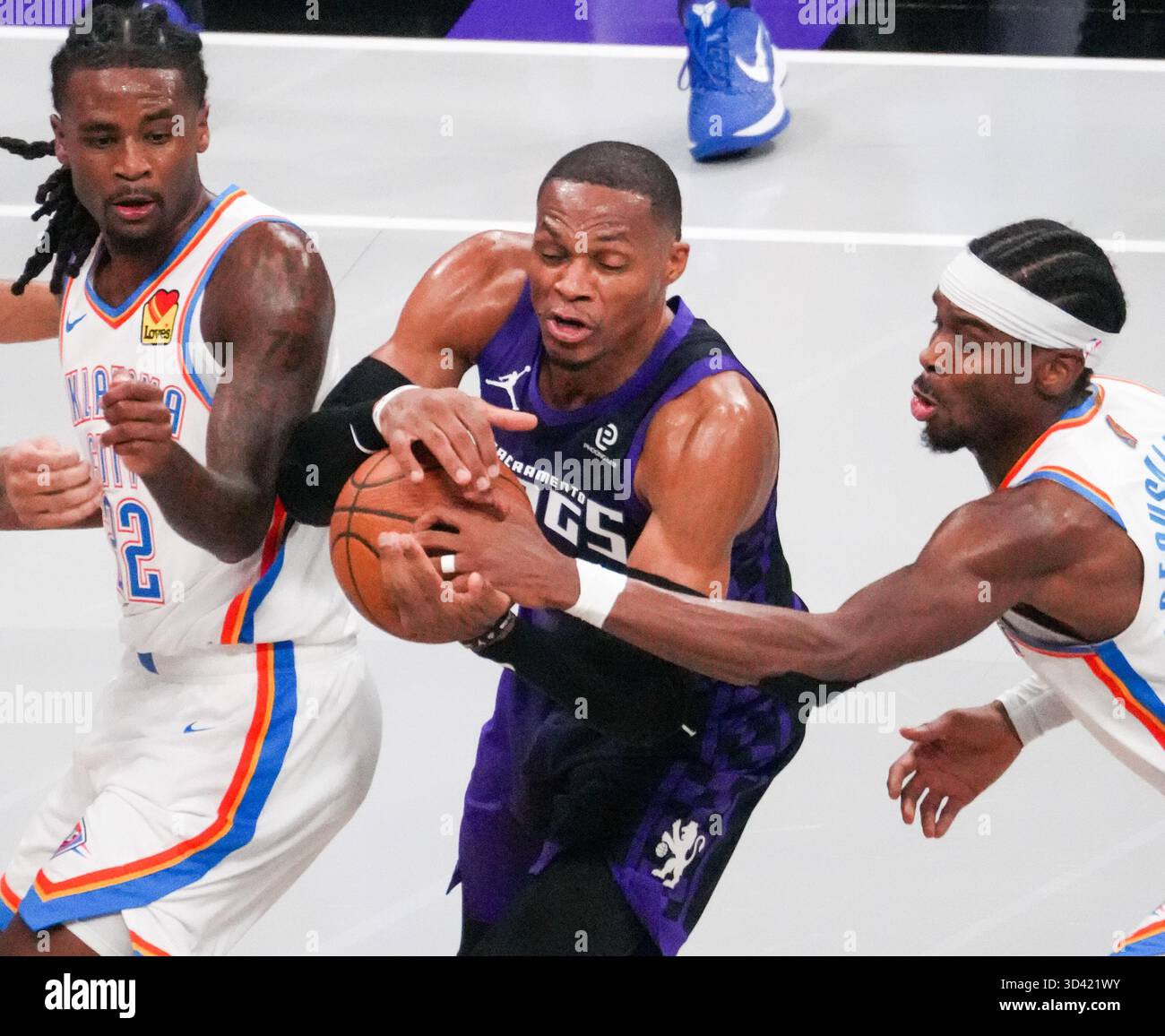 Russell westbrook hi-res stock photography and images - Alamy, image size:1300x1156