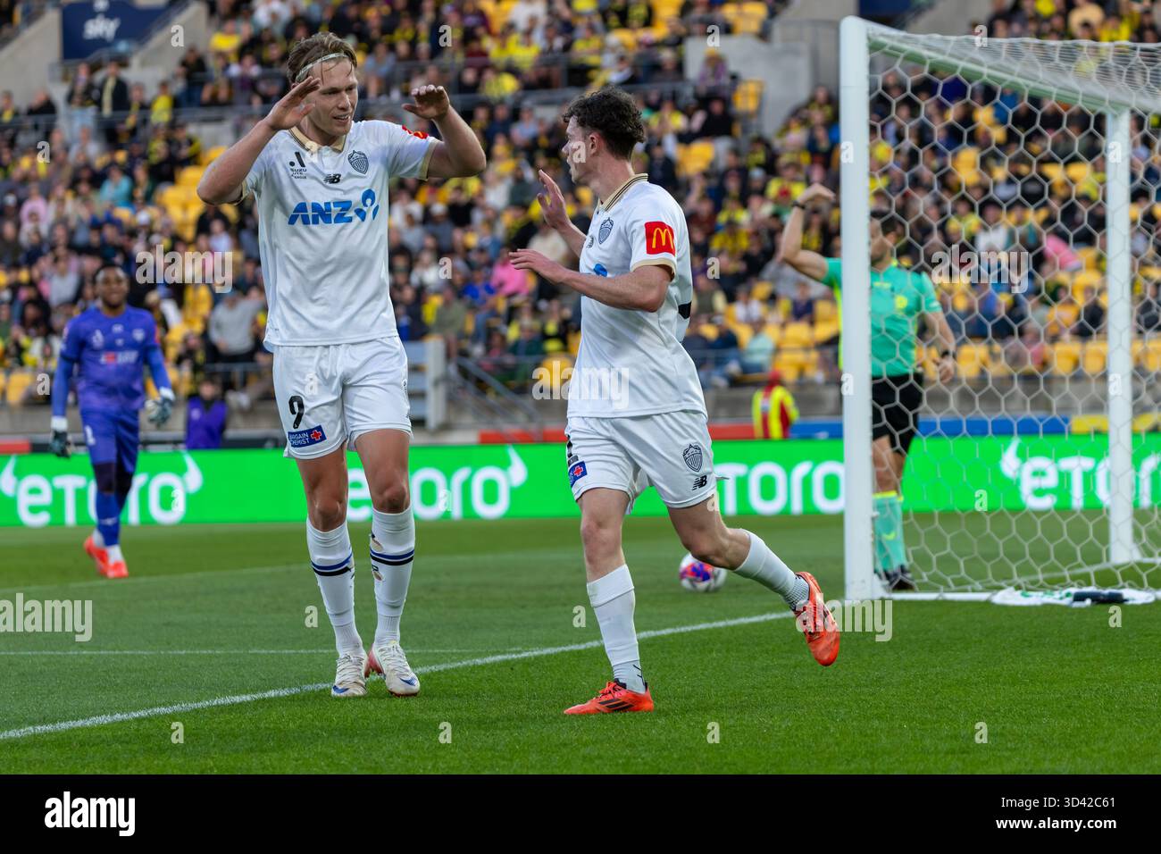 Jesse Randel Wellington, New Zealand. 8th Nov, 2025. Auckland FC combination of left ...