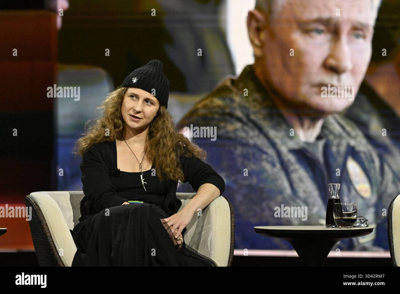 marija wladimirowna aljochina political girl: life and fate in russia