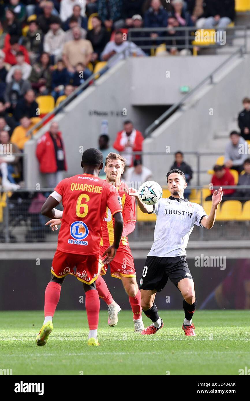 10 Saif-Eddine KHAOUI (red) - 24 Milan ROBIN (lmfc) during the Ligue 2 ...