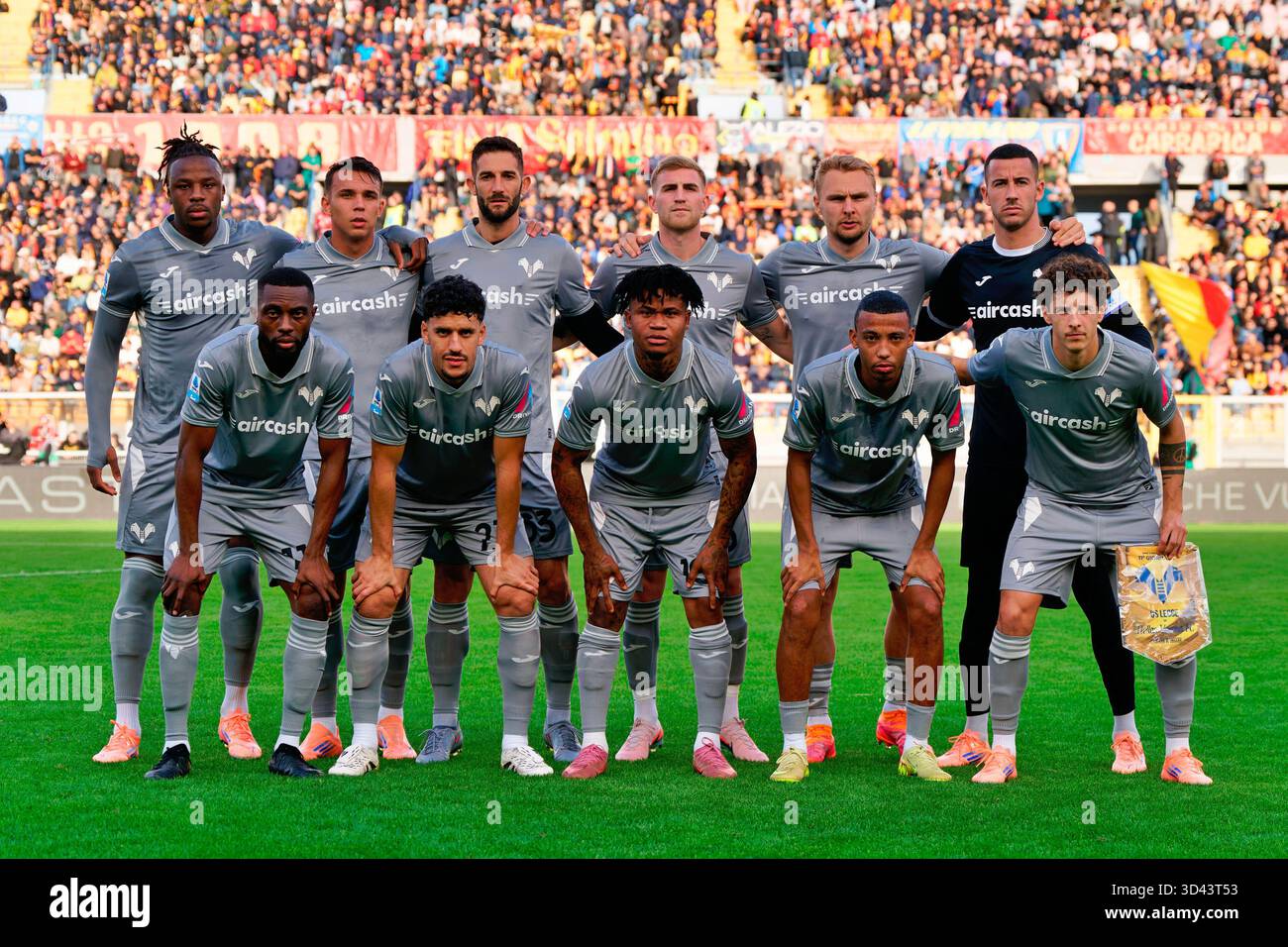 hellas-verona-team-line-up-during-us-lecce-vs-hellas-verona-fc-italian