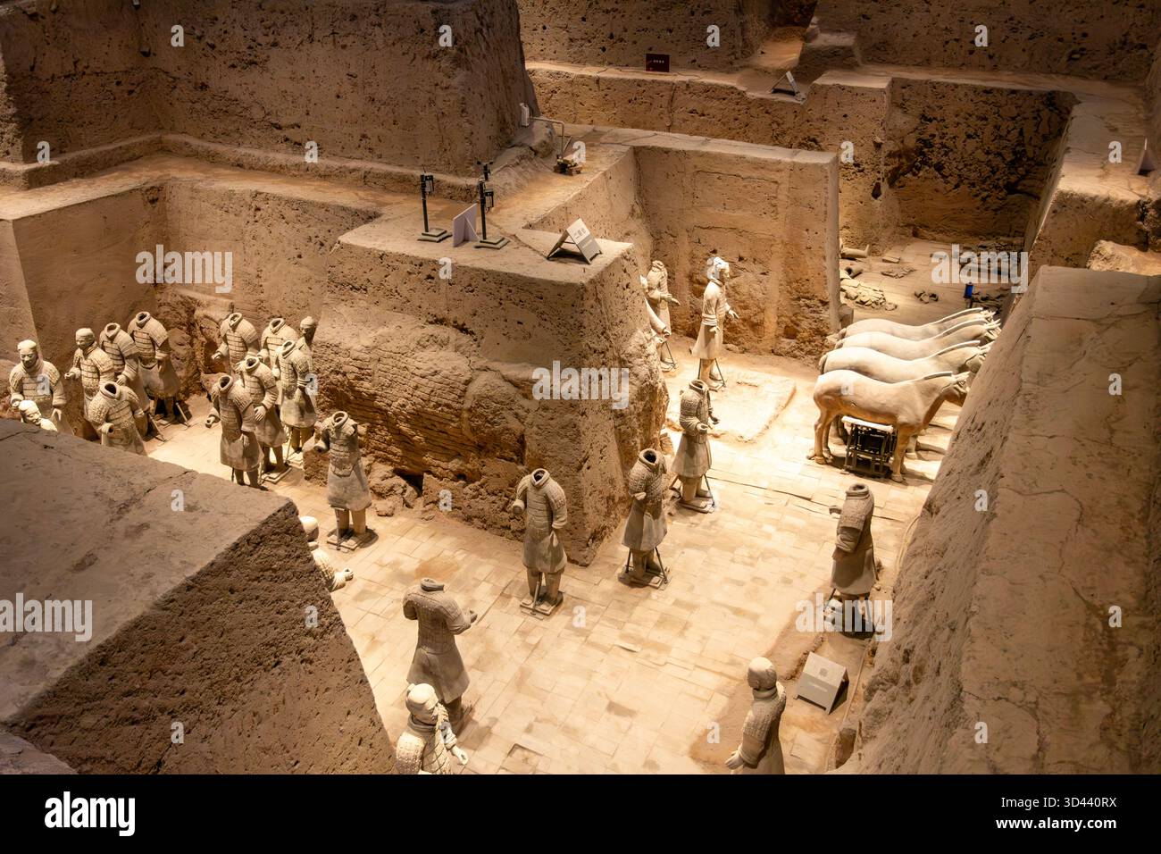 Terracotta army soldiers in the mausoleum tomb of Qin Shi Huang, first ...