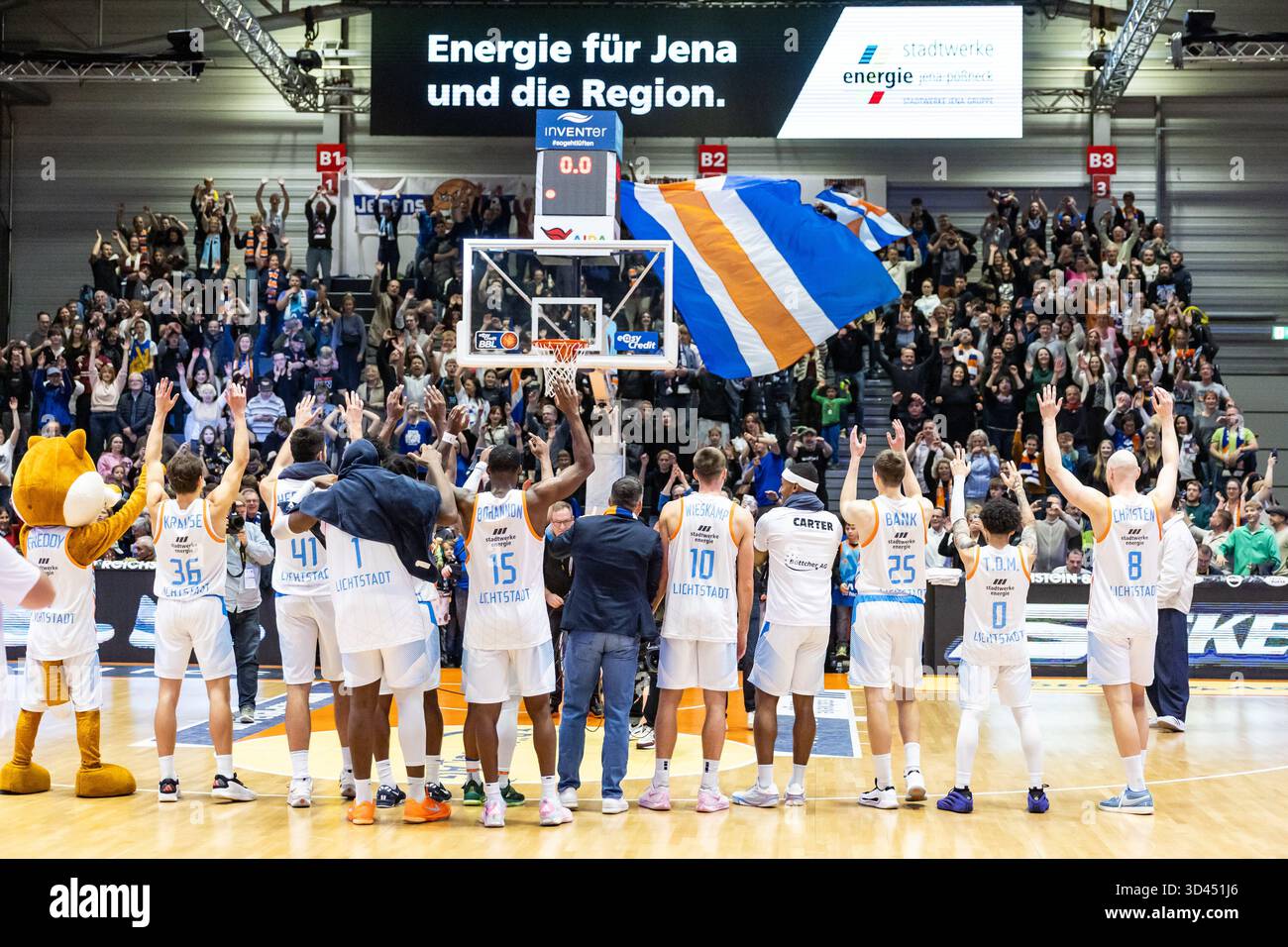 Strengthening the Frontcourt: The Arrival of Zach Cooks