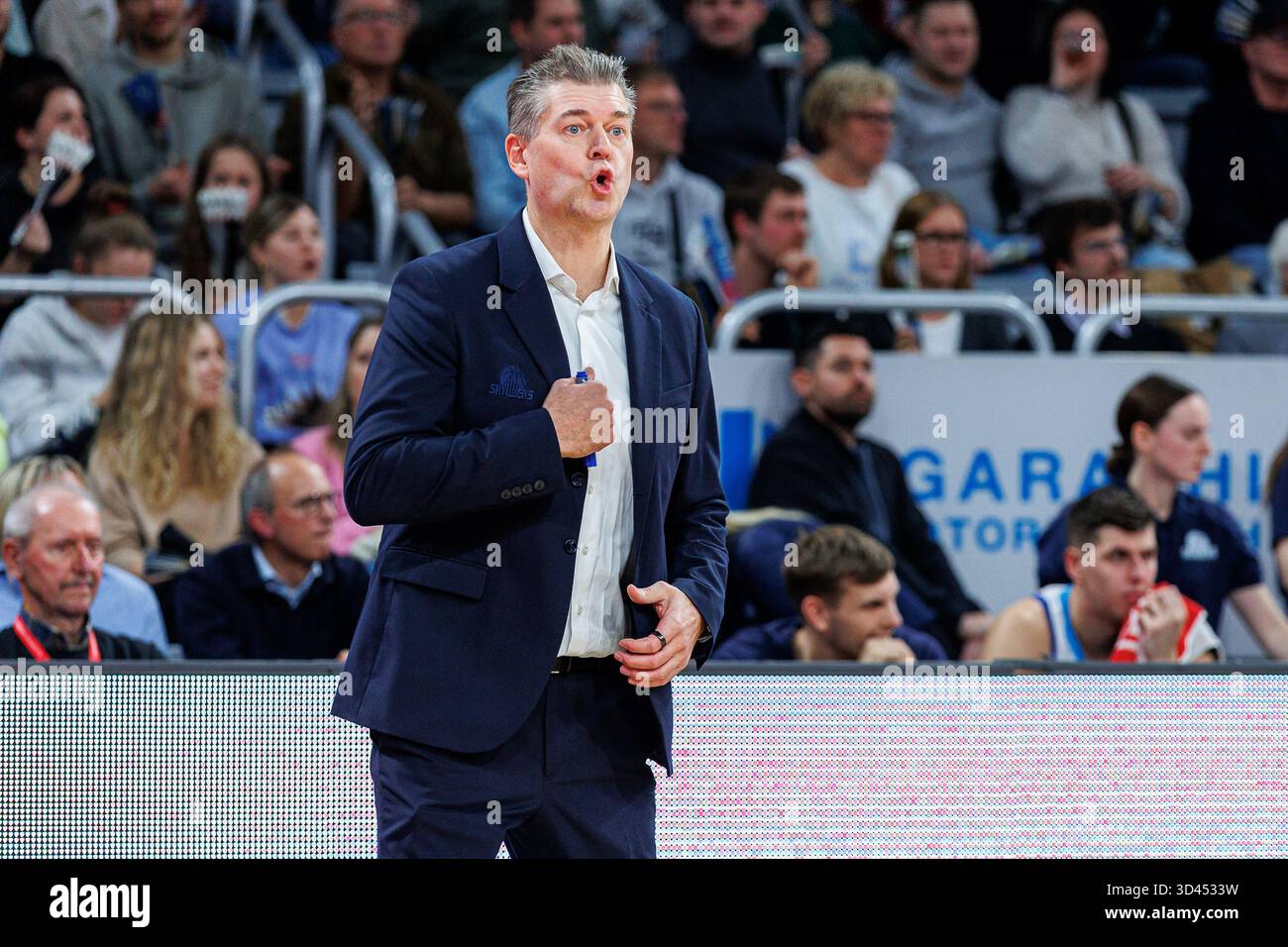 Klaus perwas frankfurt skyliners coach single individual portrait portrait bamberg baskets vs frankfurt skyliners basketball 