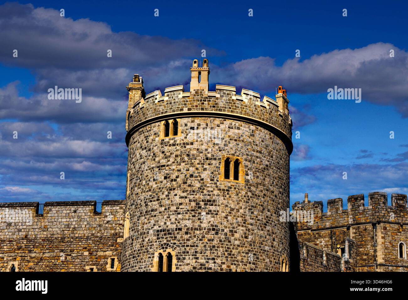 Round tower windsor castle hi-res stock photography and images - Alamy