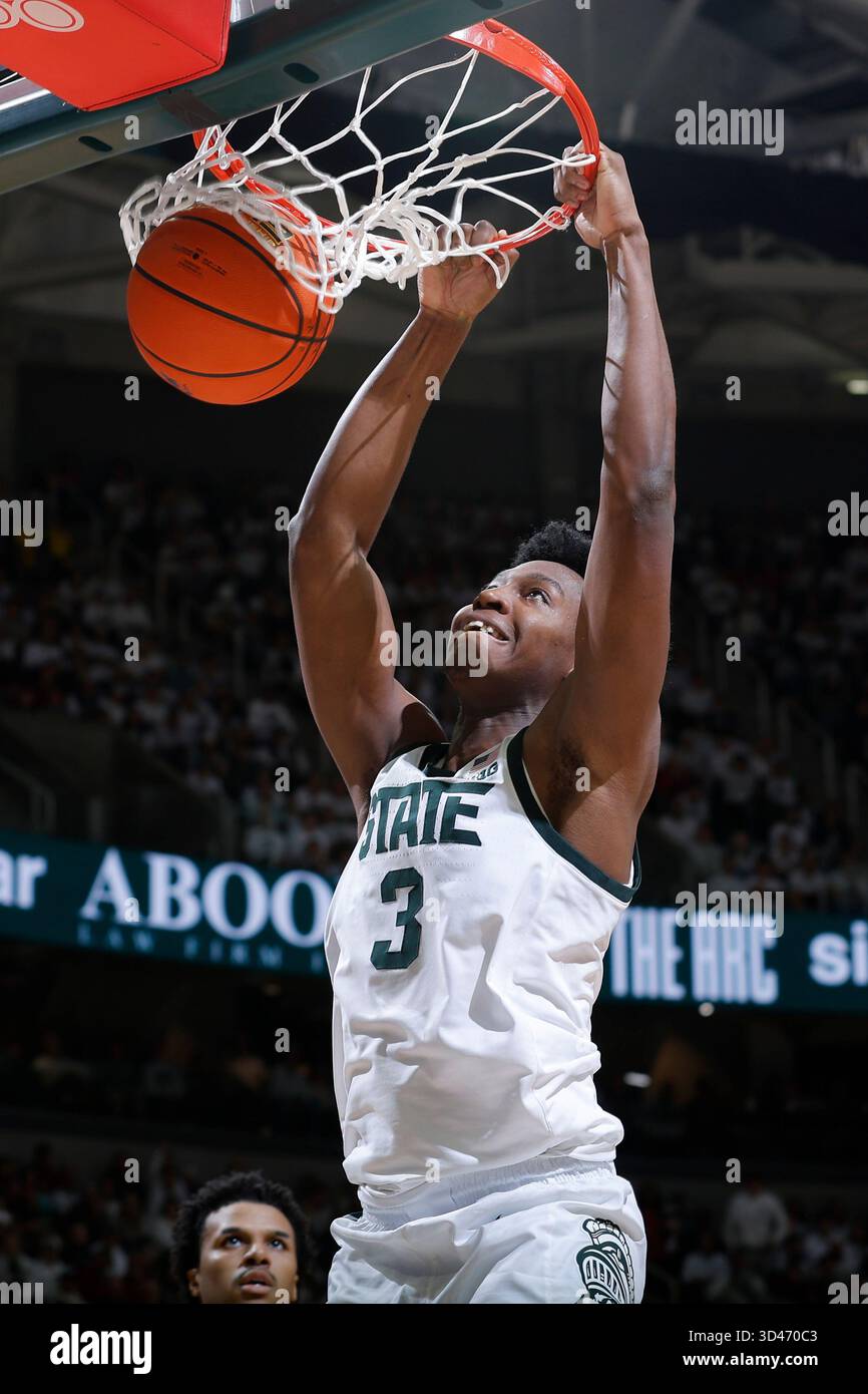 Michigan State forward Cam Ward (3) dunks during the second half of an ...