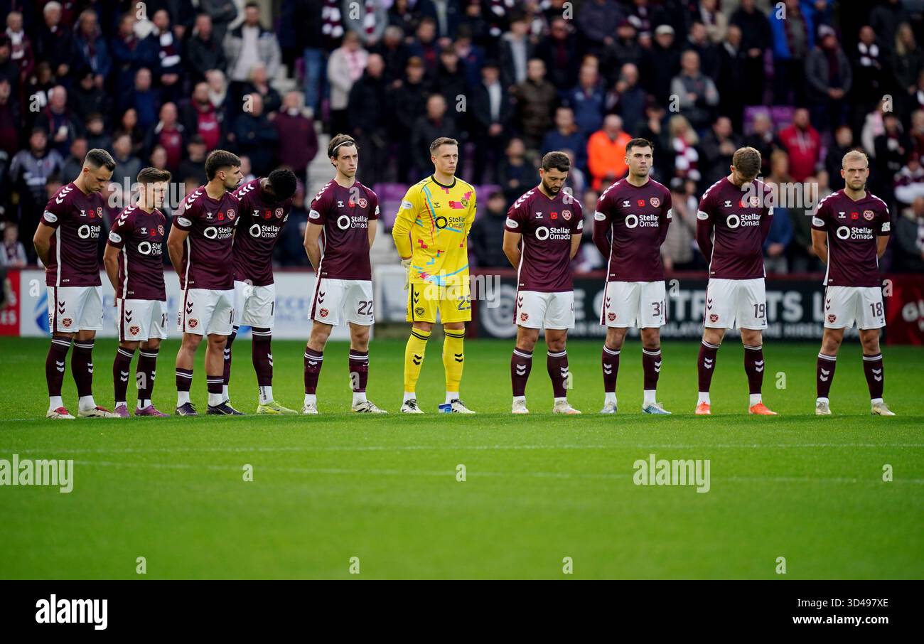 heart-of-midlothian-players-observe-a-minute-s-silence-for-remembrance