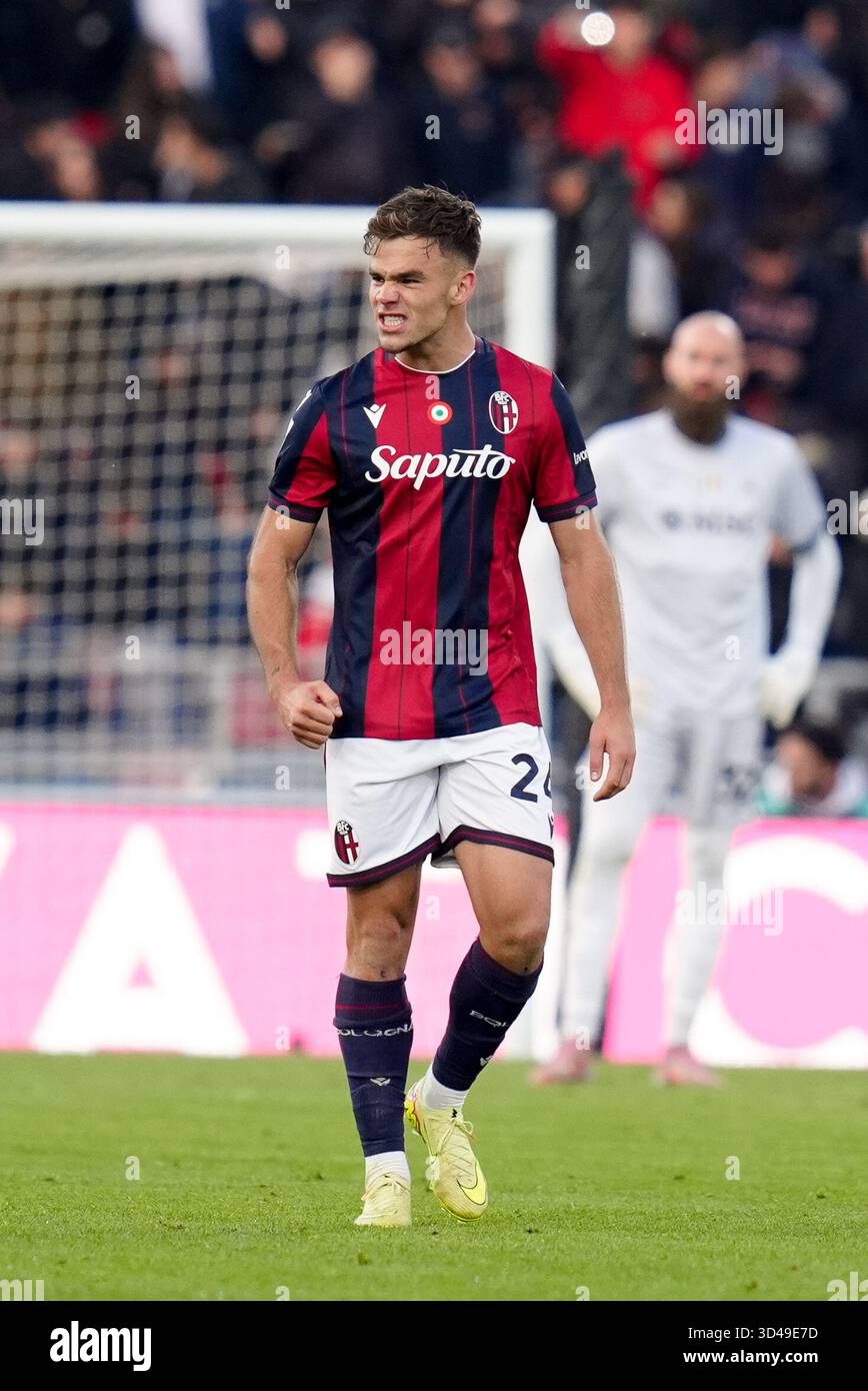 Thijs Dallinga of Bologna FC celebrates after scoring first goal during ...