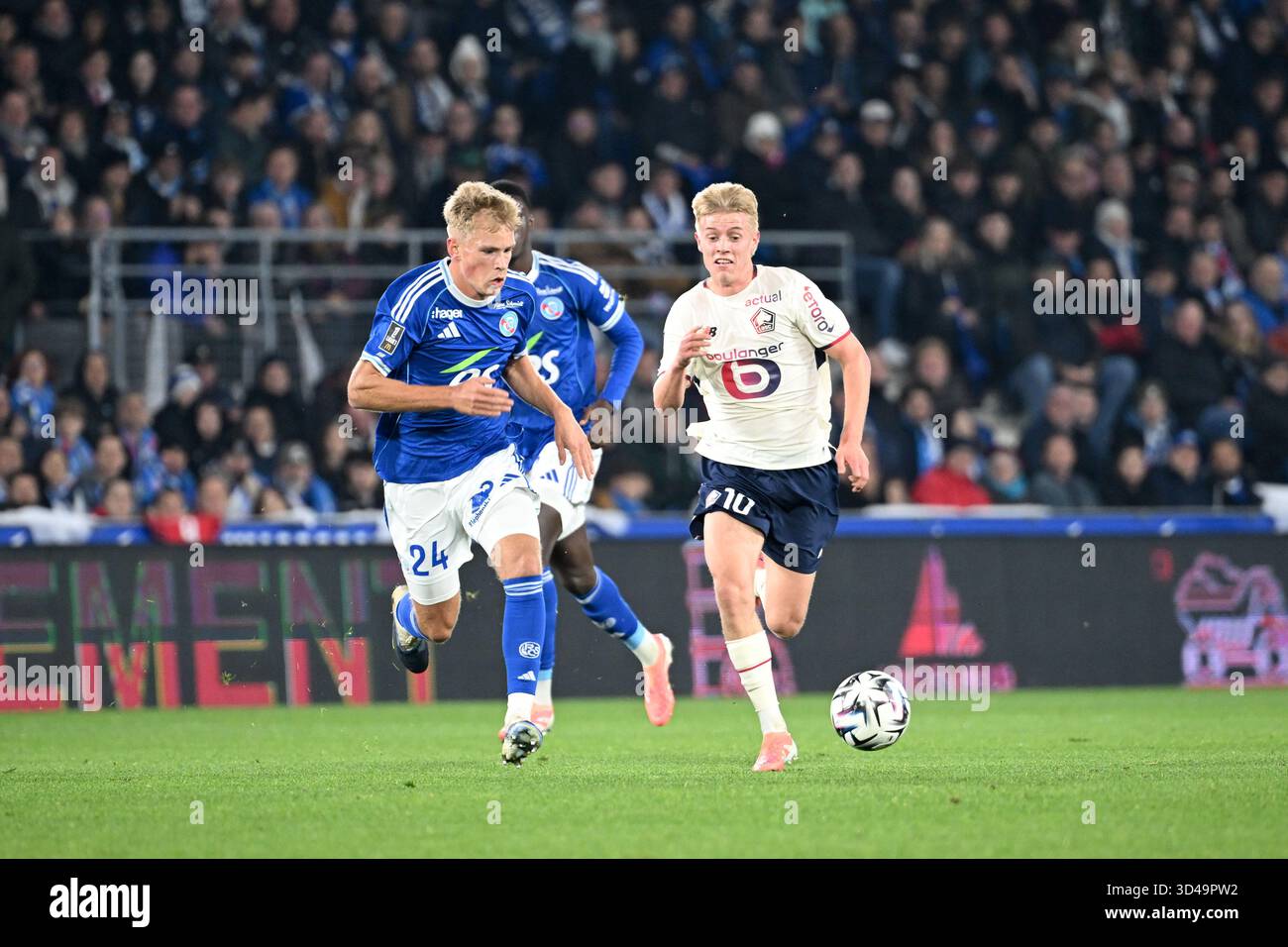 24 Lucas HOGSBERG (rcsa) - 10 Hakon Arnar HARALDSSON (losc) during the ...