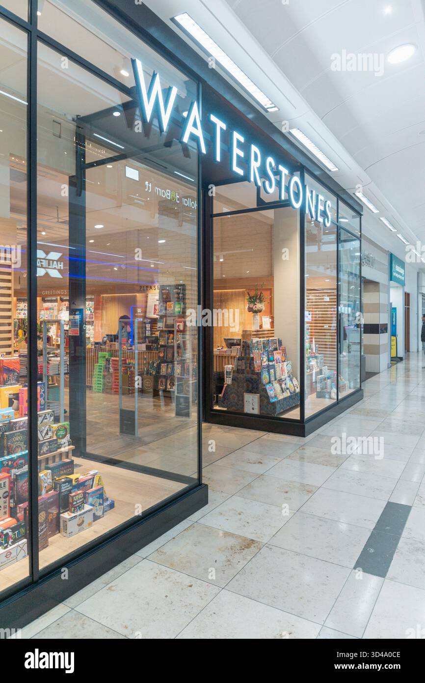 waterstones-retail-book-shop-store-uxbridge-london-england-stock