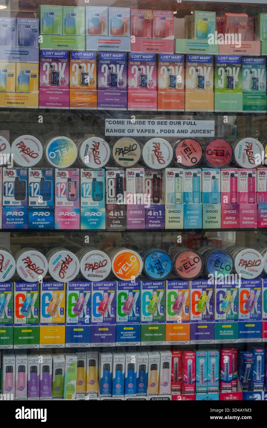 Vaping vapes hi-res stock photography and images - Alamy
