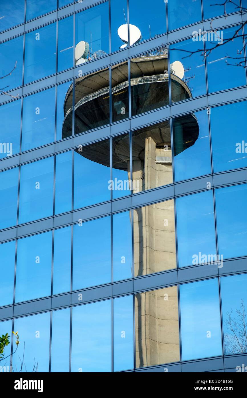 Batiment de la RTBF et la tour Reyers Building and the Reyers tower of ...