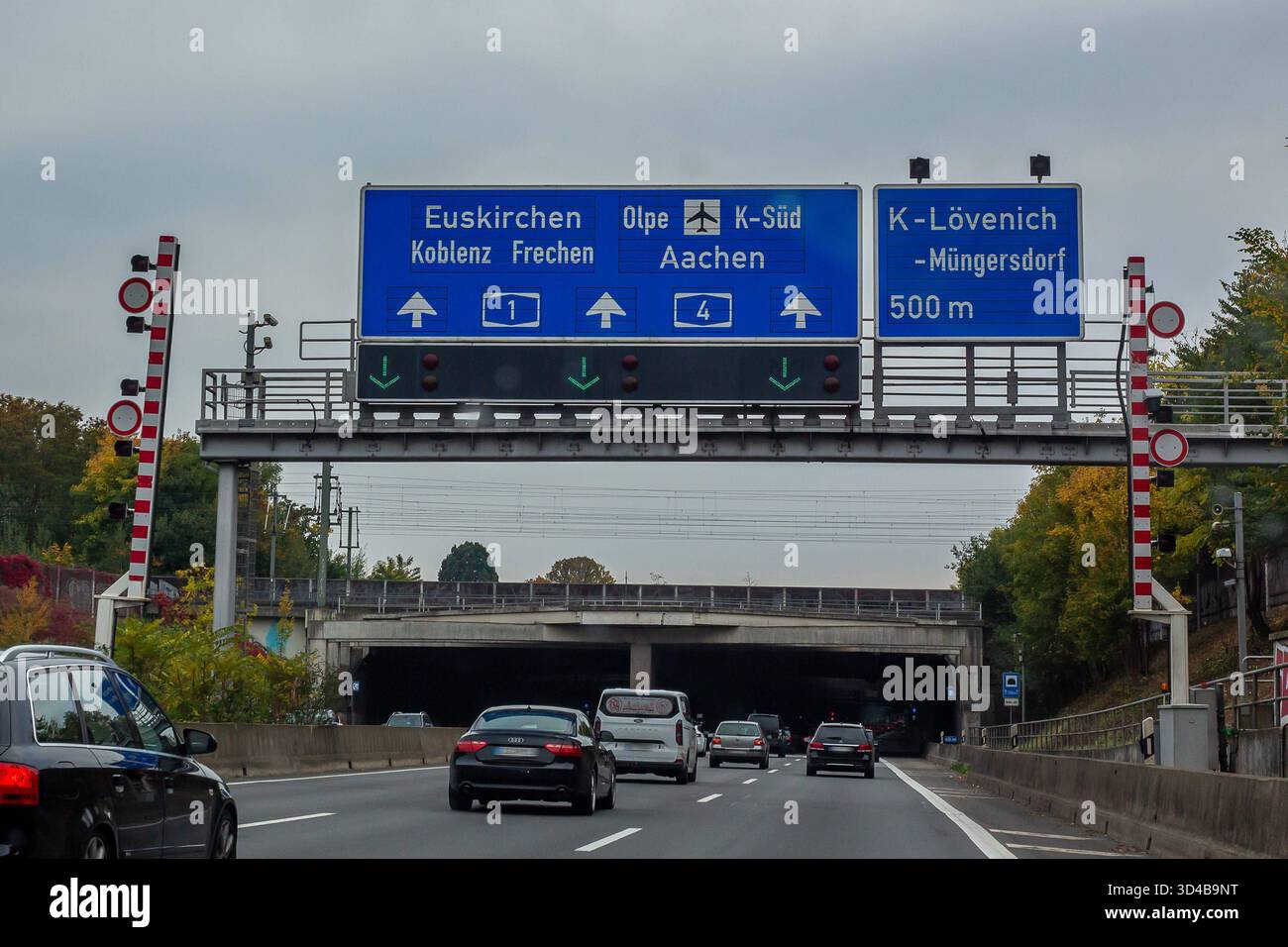 Stilvolle Autobahnkreuz Koln West Fotos