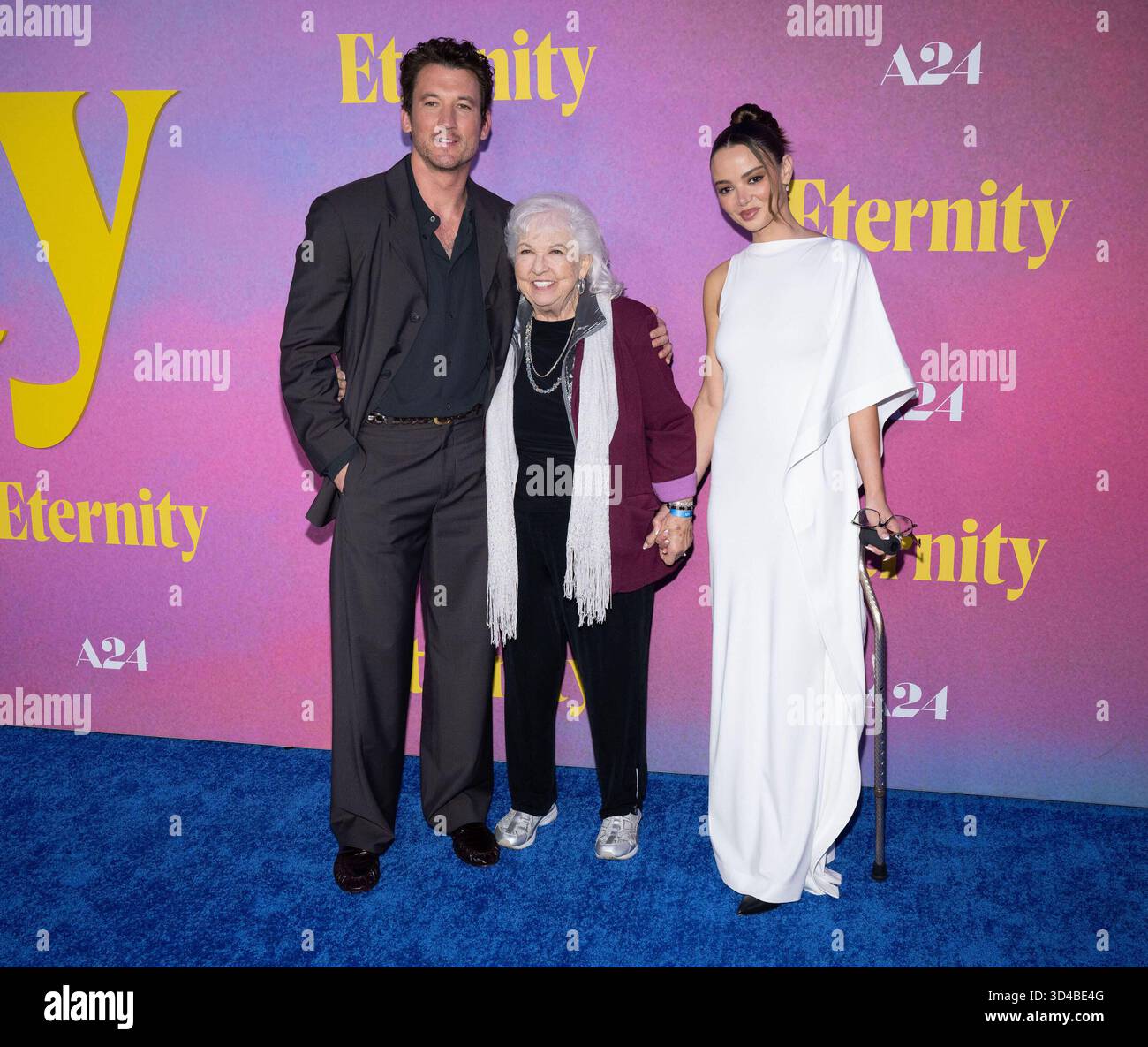 Photo by zz/NDZ/STAR MAX/IPx 2025 11/8/25 Miles Teller with his