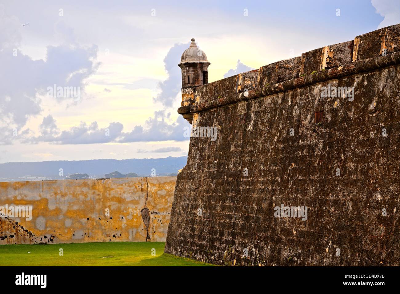 Promontry Fort Promontory castle of saint philip hi-res stock photography and images ...