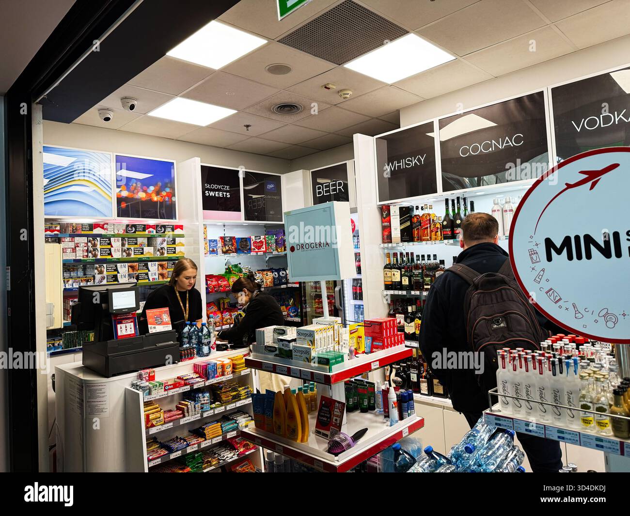 price of cigarettes in poland duty free 2025 Duty free vodka hi-res stock photography and images - Page 2