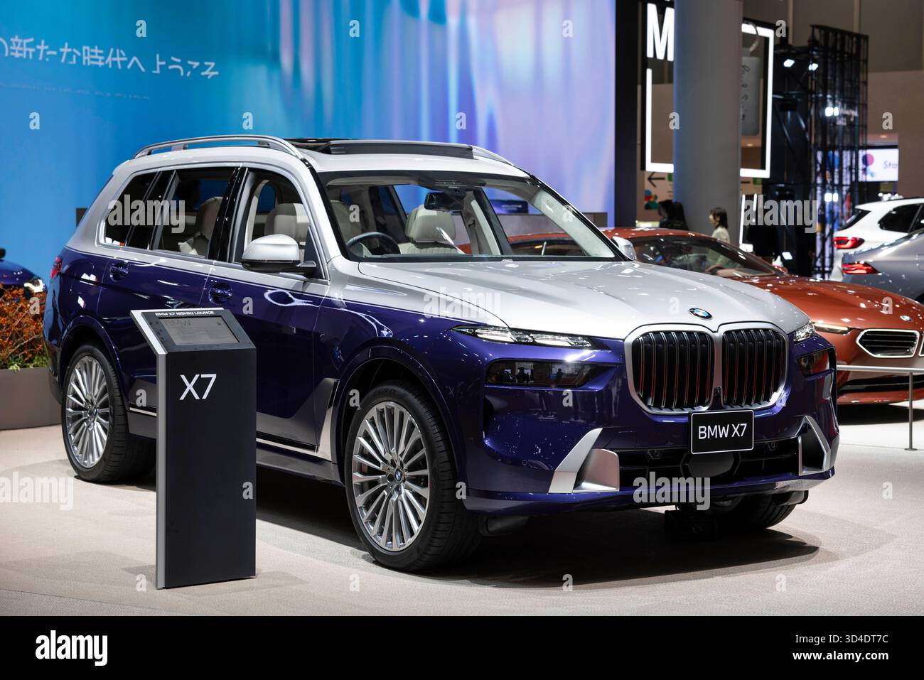 bmw-x7-on-display-at-japan-