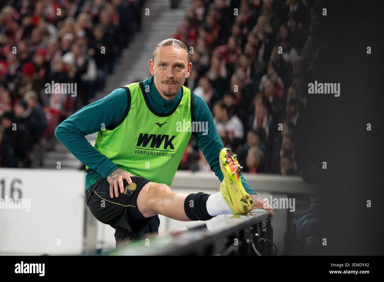 Mwolf Marius Wolf (FC FC Augsburg, #27) GER, Stuttgart vs. FC FC Augsburg ...