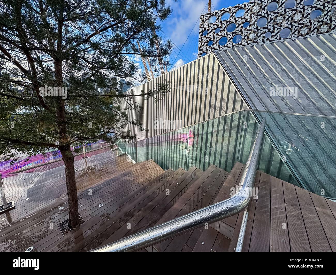 The Tide - London’s first-ever elevated riverside linear park.  With installation - Poured Staircase by lan Davenport & The River In Verse by Marwan K - Smartphone Captured Stock Image