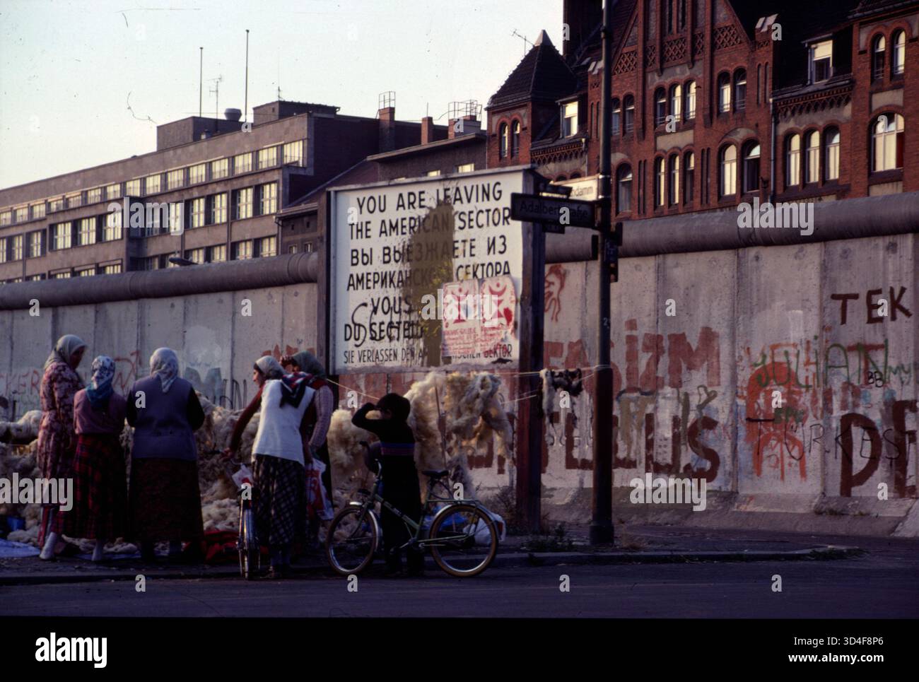 Archivbild 1980er Jahre: die Berliner Mauer / archival image 1980s: the Berlin Wall (nur fuer redaktionelle Verwendung. Keine Werbung. Referenzdatenba Stock Photo
