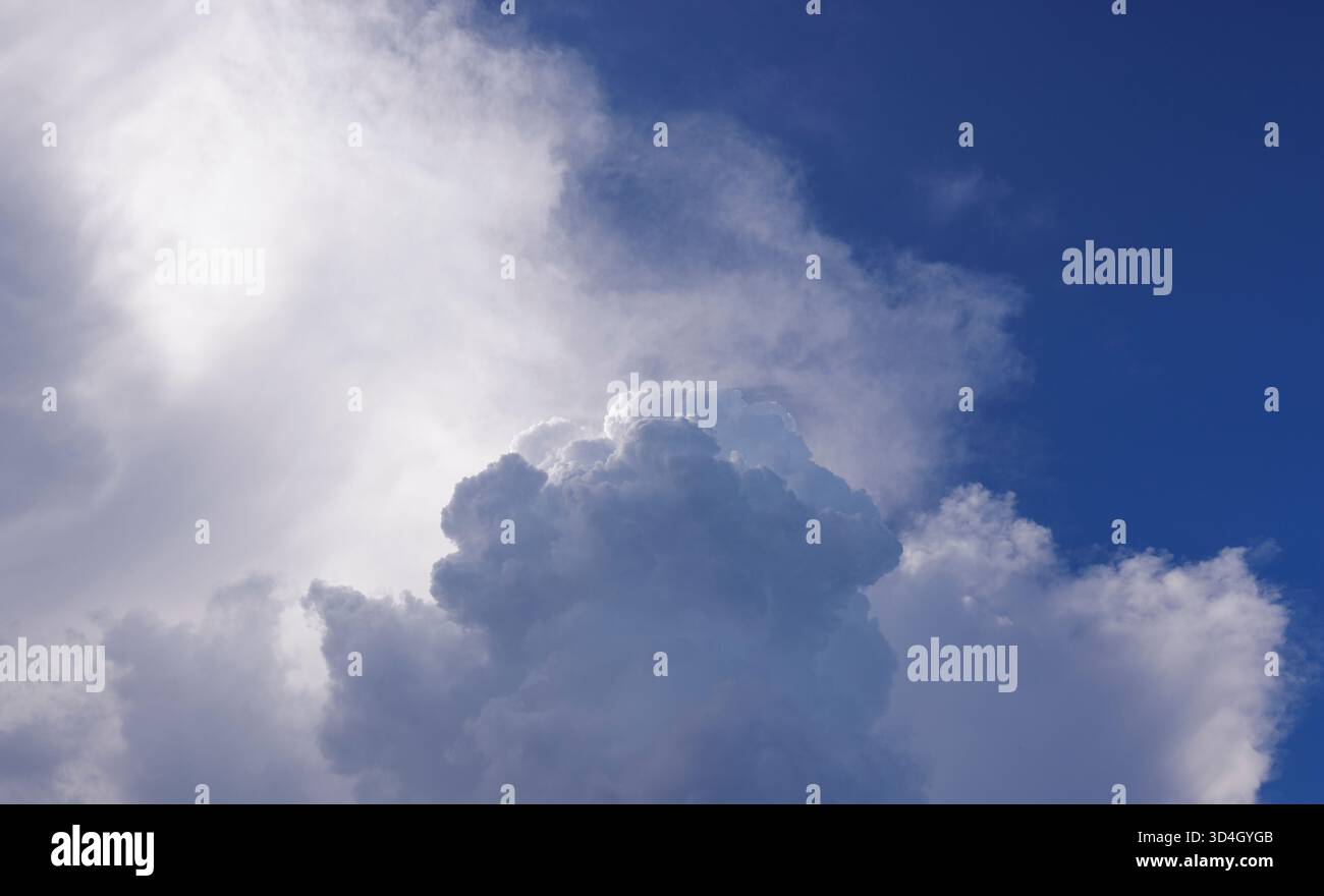 Cumulus congestus  ( towering cumulus ) cloud forming Stock Photo