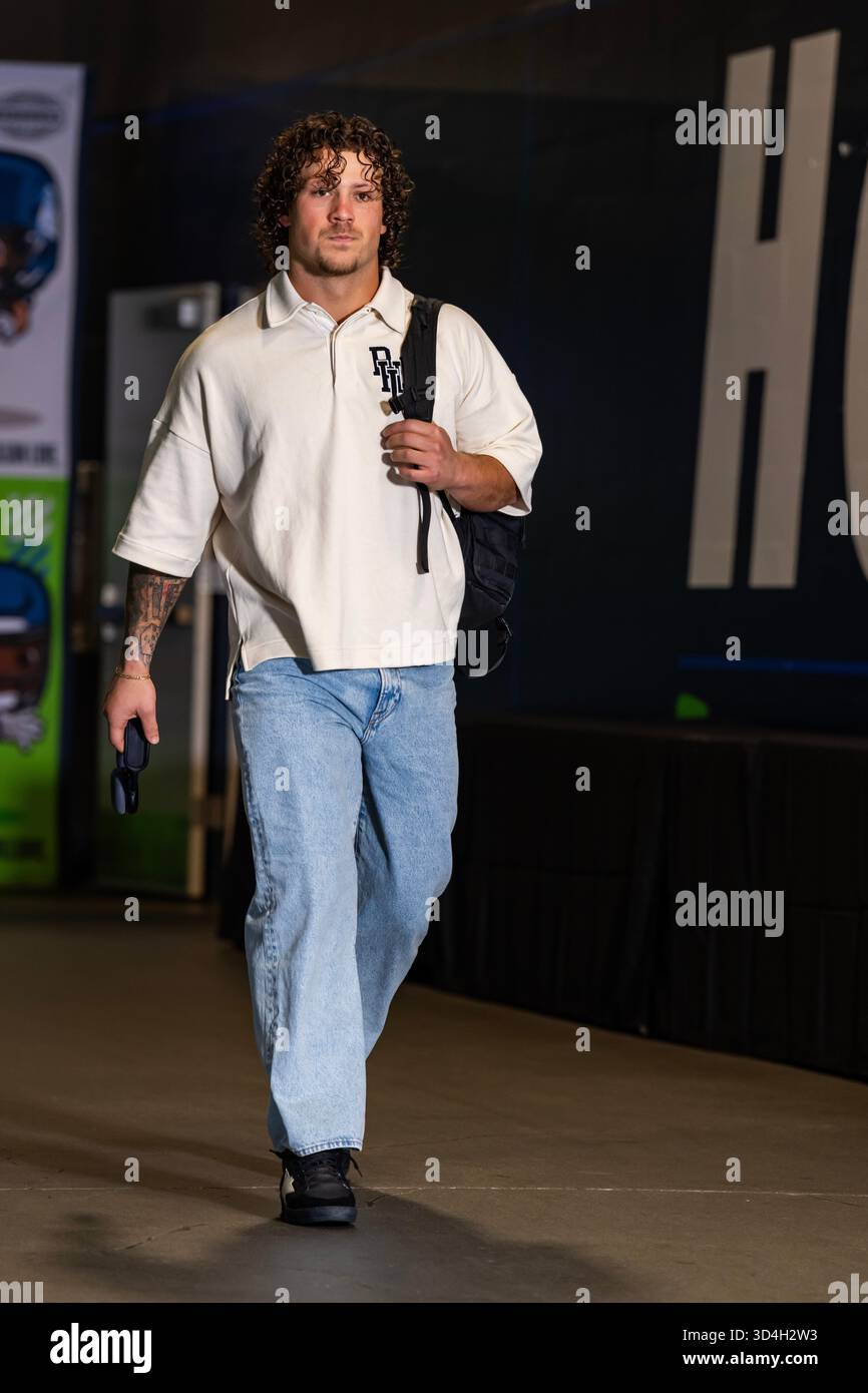 Drake Seahawks Seattle Seahawks linebacker Drake Thomas (42) arrives before an NFL ...