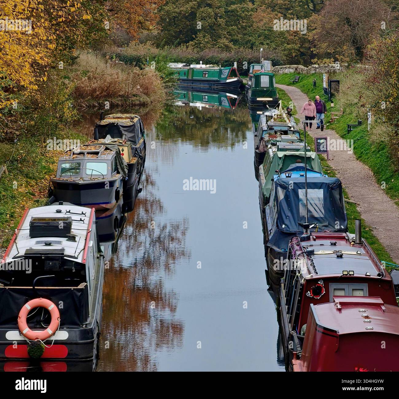 Narrowboats moored in the Whitchurch Arm of the Llangollen Canal near Whitchurch in rural Shropshire, England, United Kingdom, November 2025. - Smartphone Captured Stock Image