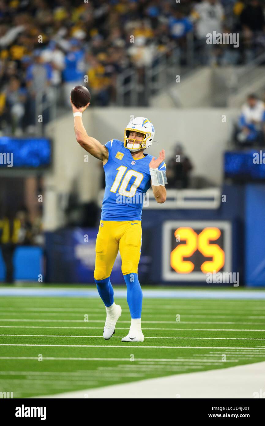 Timeout Sign Nfl Los Angeles Chargers quarterback Justin Herbert (10) throws during a ...