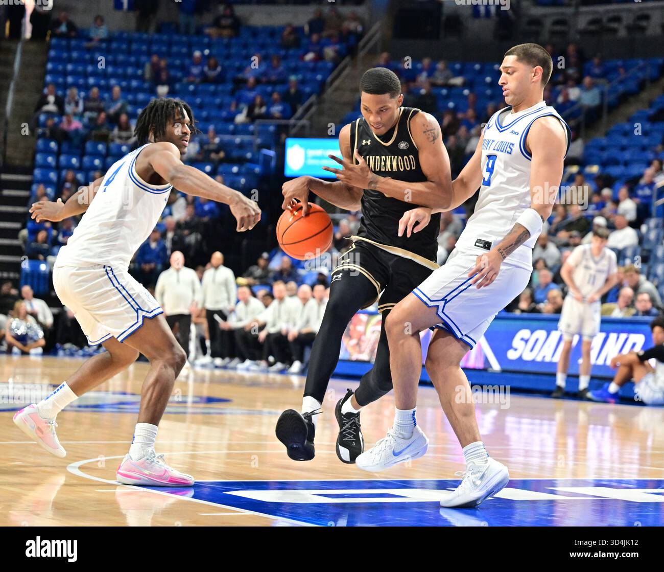 ST. LOUIS, MO - NOVEMBER 10: Saint Louis guard Amari McCottry (4 ...