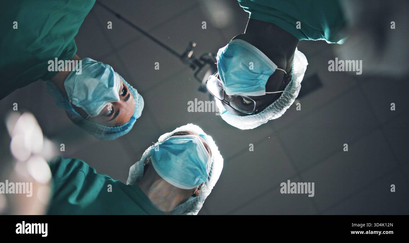 Hospital theatre team hi-res stock photography and images - Alamy