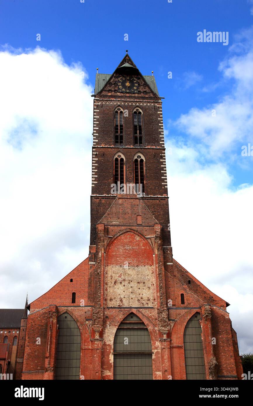 marienkirche-auch-st-marien-kirche-zentrum-der-altstadt-von-wismar