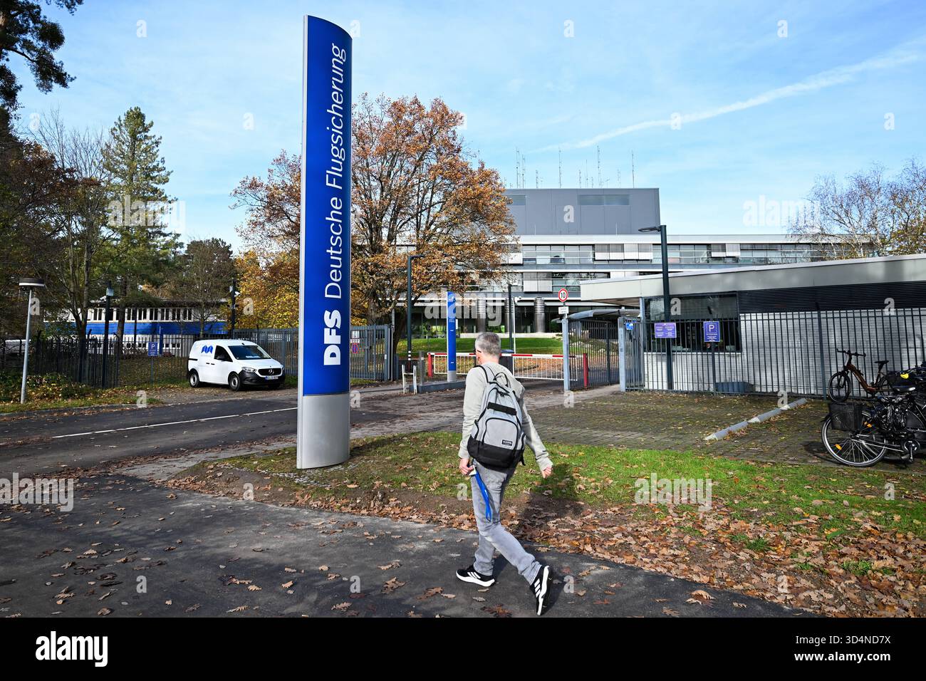 Karlsruhe Center der DFS 11.11.2025 Karlshuhe Eingangsberich und ...