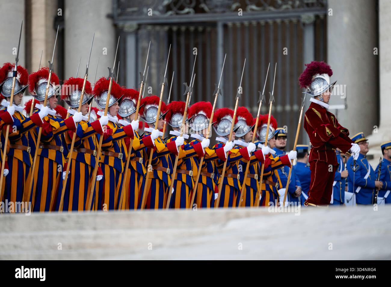 Second day of the conclave: Swiss guards in St. Peter's Square, Vatican City, May 8, 2025. Stock Photo