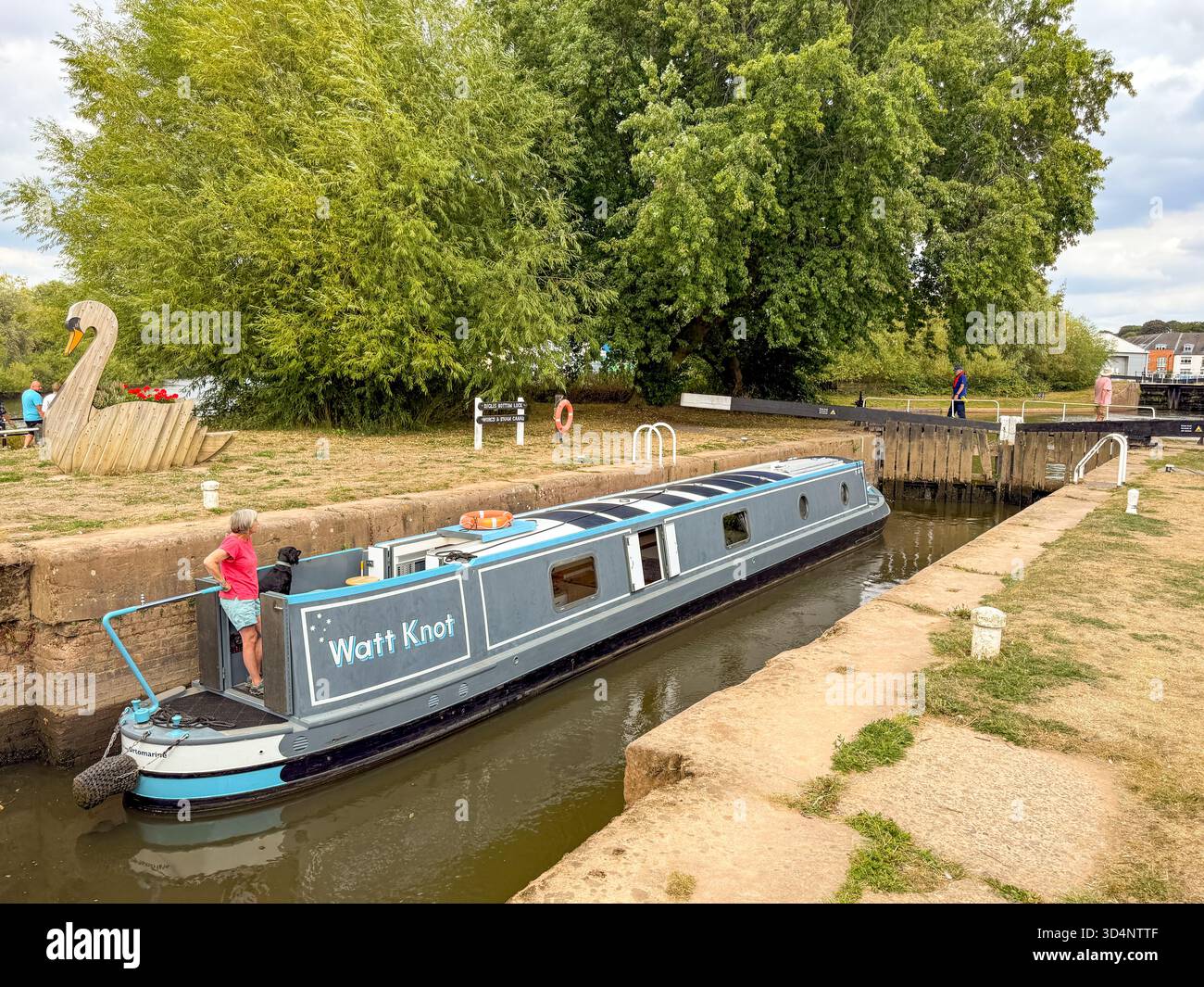 Worcester, Worcestershire, England, UK - 24 August 2025: Narrow boat in the Dignis Bottom Lock on the Worcester and Birmingham Canal. It is the first - Smartphone Captured Stock Image