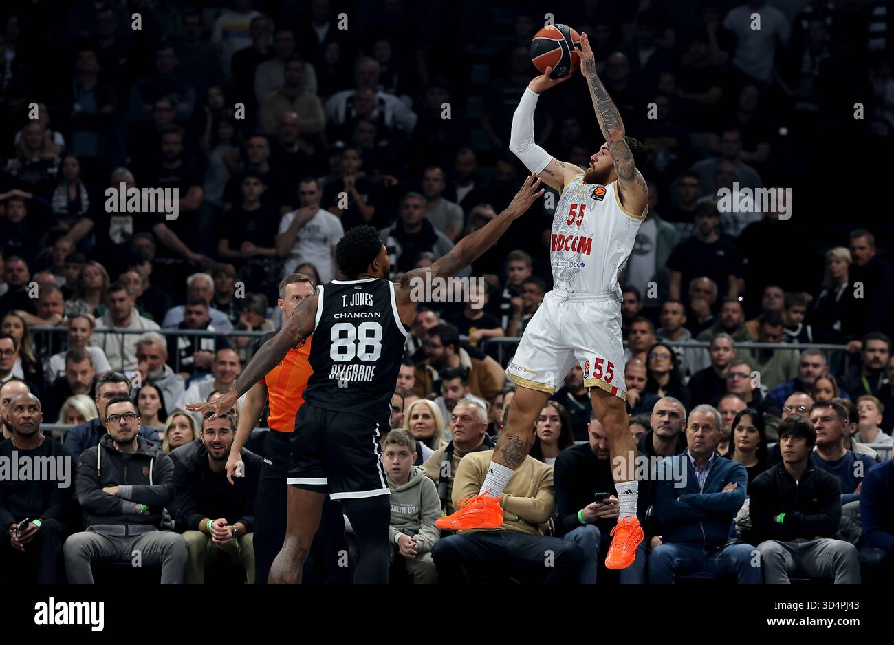 Anadolu Efes Loss: Mike James Out for 7-9 Months with Achilles Injury Anadolu Efes Loss: Mike James Out for 7-9 Months with Achilles Injury