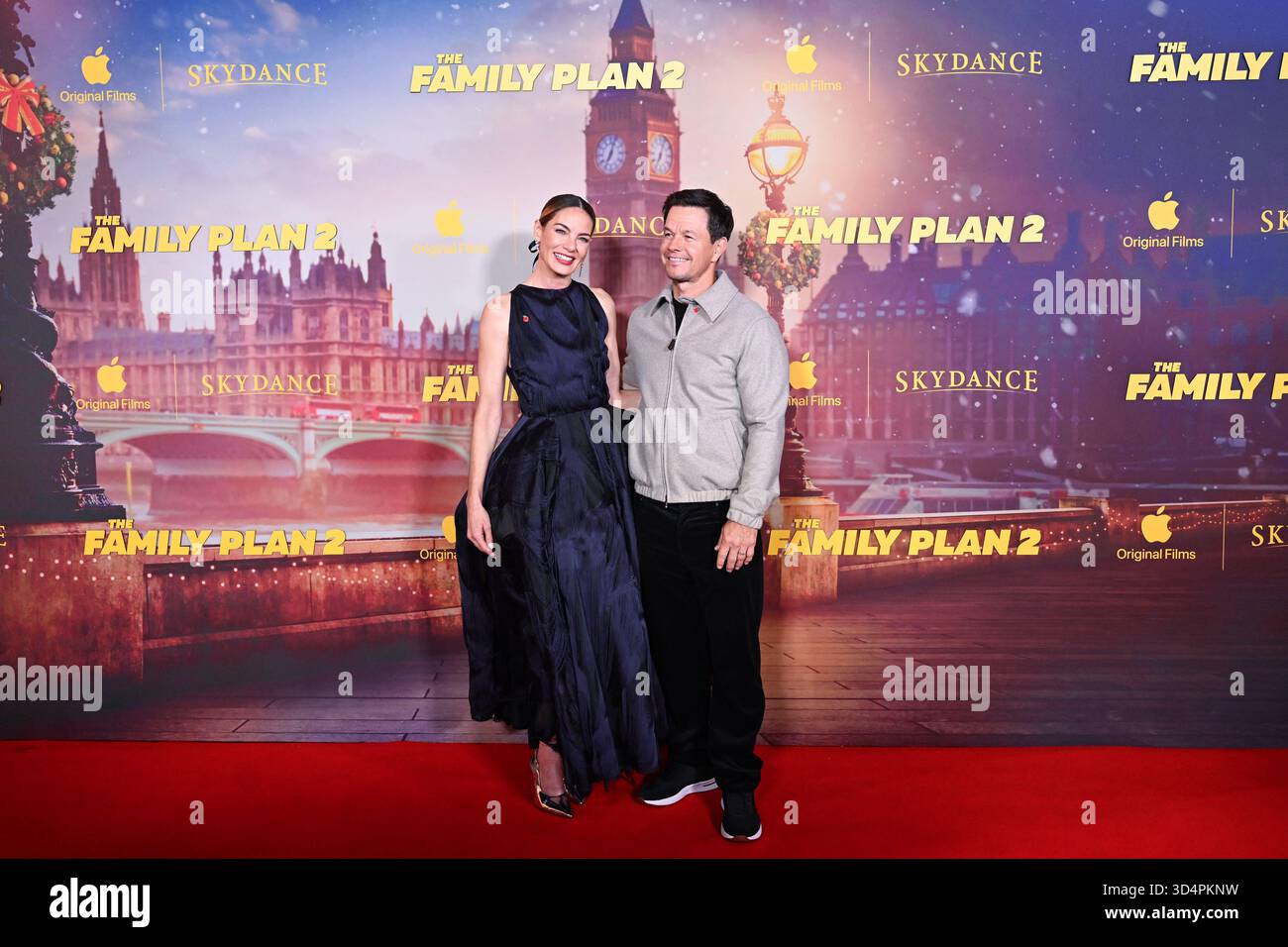 The family plan 2 mark wahlberg hi res stock photography and images Alamy