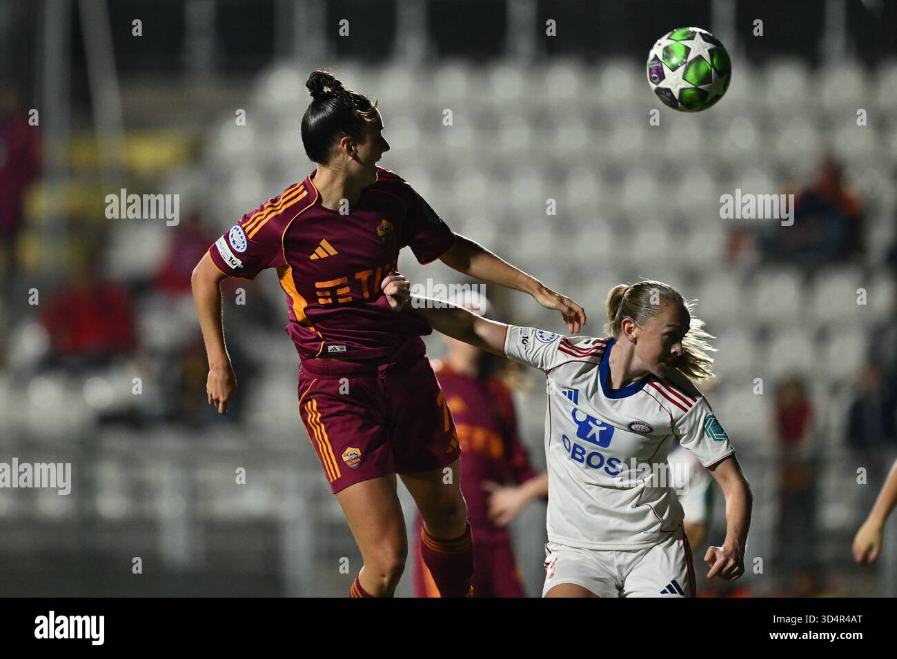 Evelyne Viens of A.S. Roma Femminile and Sara Horte of Valerenga ...