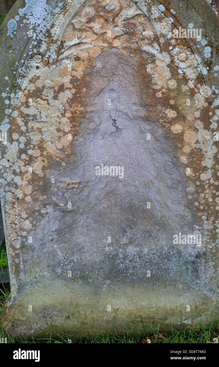 Worn gravestone hi-res stock photography and images - Alamy