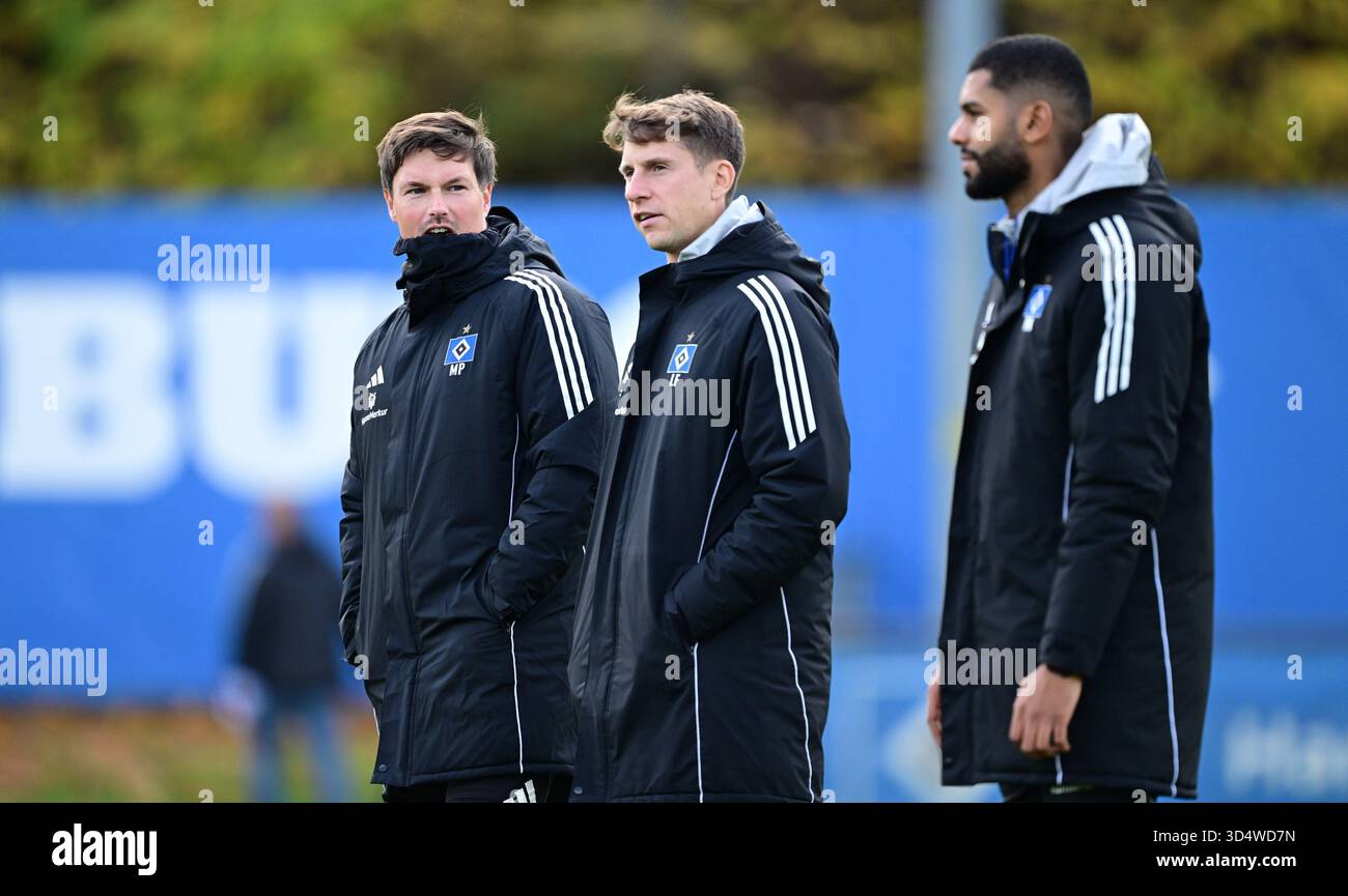 from left Trainer Merlin Polzin (HSV Hamburg), Assistant Coach Loic ...