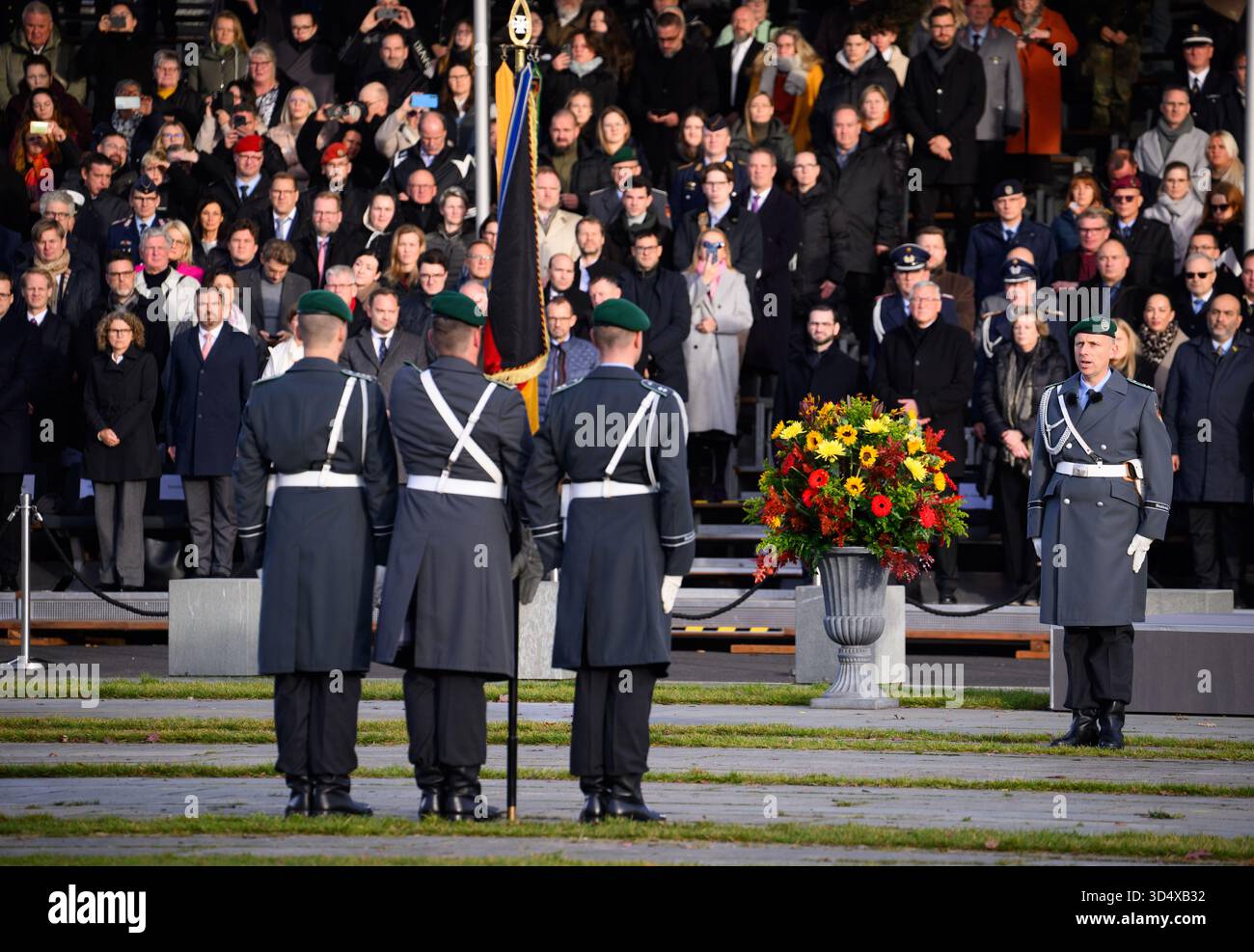 Berlin, Germany. 12th Nov, 2025. Bundeswehr soldiers stand for the roll ...