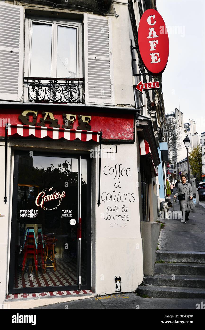 tobacco town paris ar Tobacco shop - Montmartre - Paris - France Stock Photo