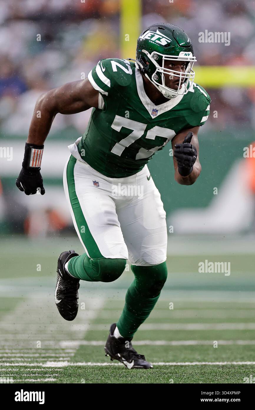 New York Jets defensive end Micheal Clemons (72) defends during an NFL ...