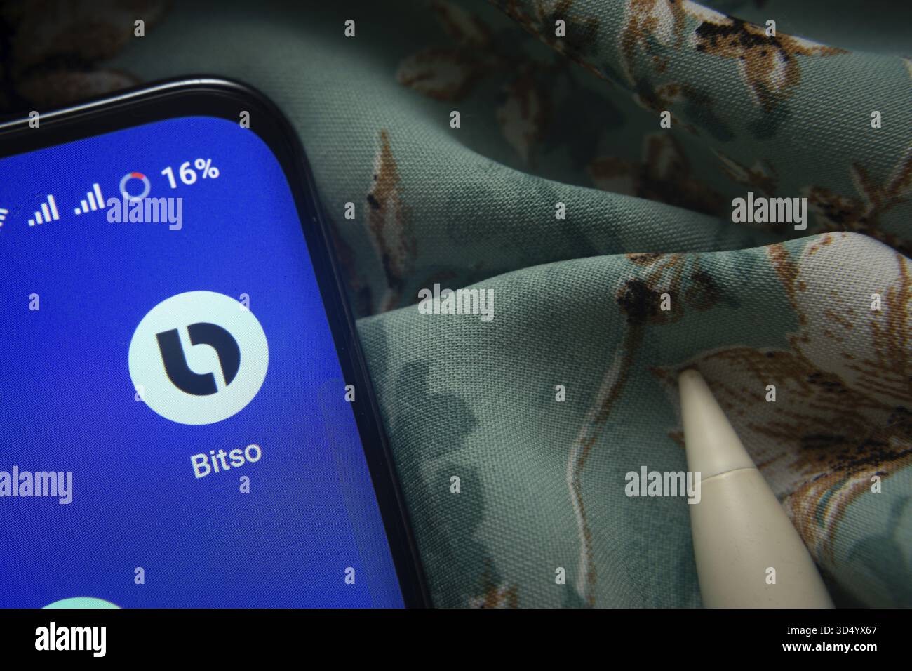 Bitso hi-res stock photography and images - Alamy