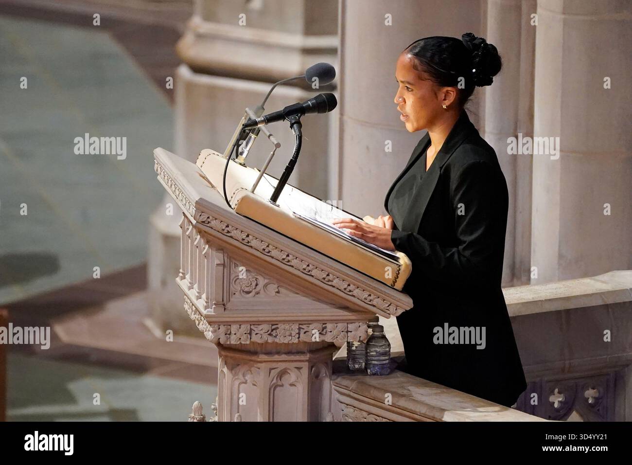 Angel van Lawick, granddaughter of Jane Goodall, delivers a tribute to ...