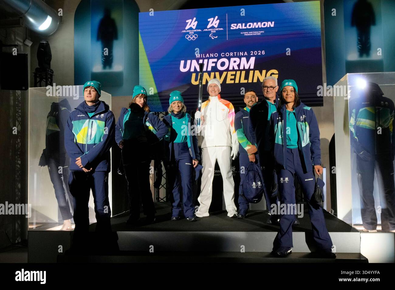 STAFF OLYMPICS JACKET Windbreaker S / Veste Staff Jo Paris 2024 S PREMIUM EUR 149,00 - FR
